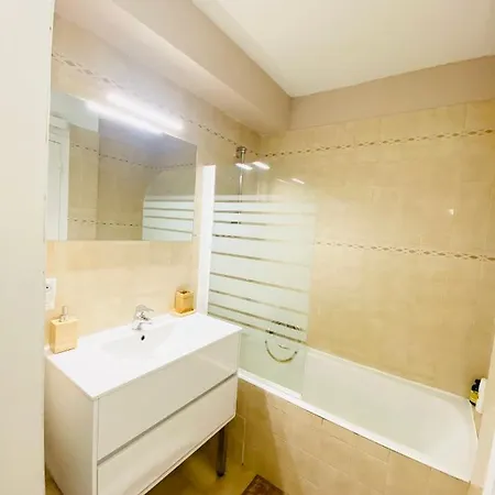 Apartment T2 Vue Mer, Terrasse Sud, Climatisation, Piscine *