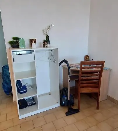 T2 Vue Mer, Terrasse Sud, Climatisation, Piscine * Saint-Laurent-du-Var